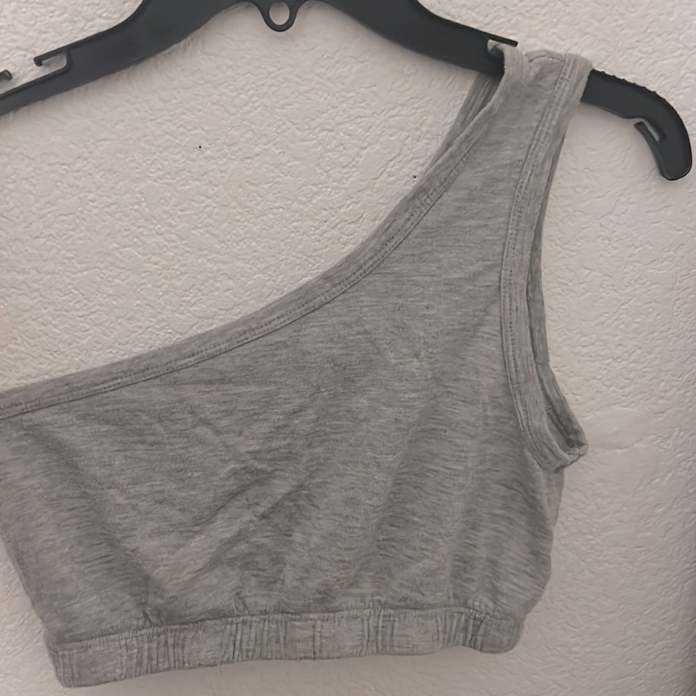 One shoulder top
